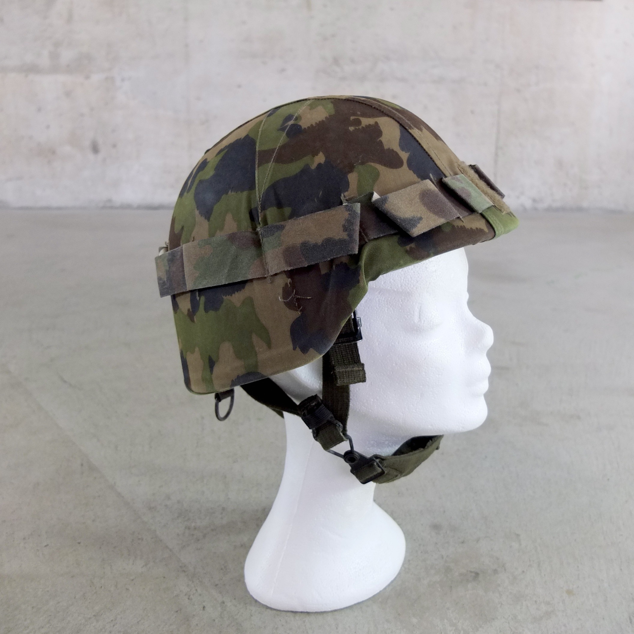 swiss-army-schuberth-kevlar-helmet-03 Swiss army Schuberth Kevlar helmet