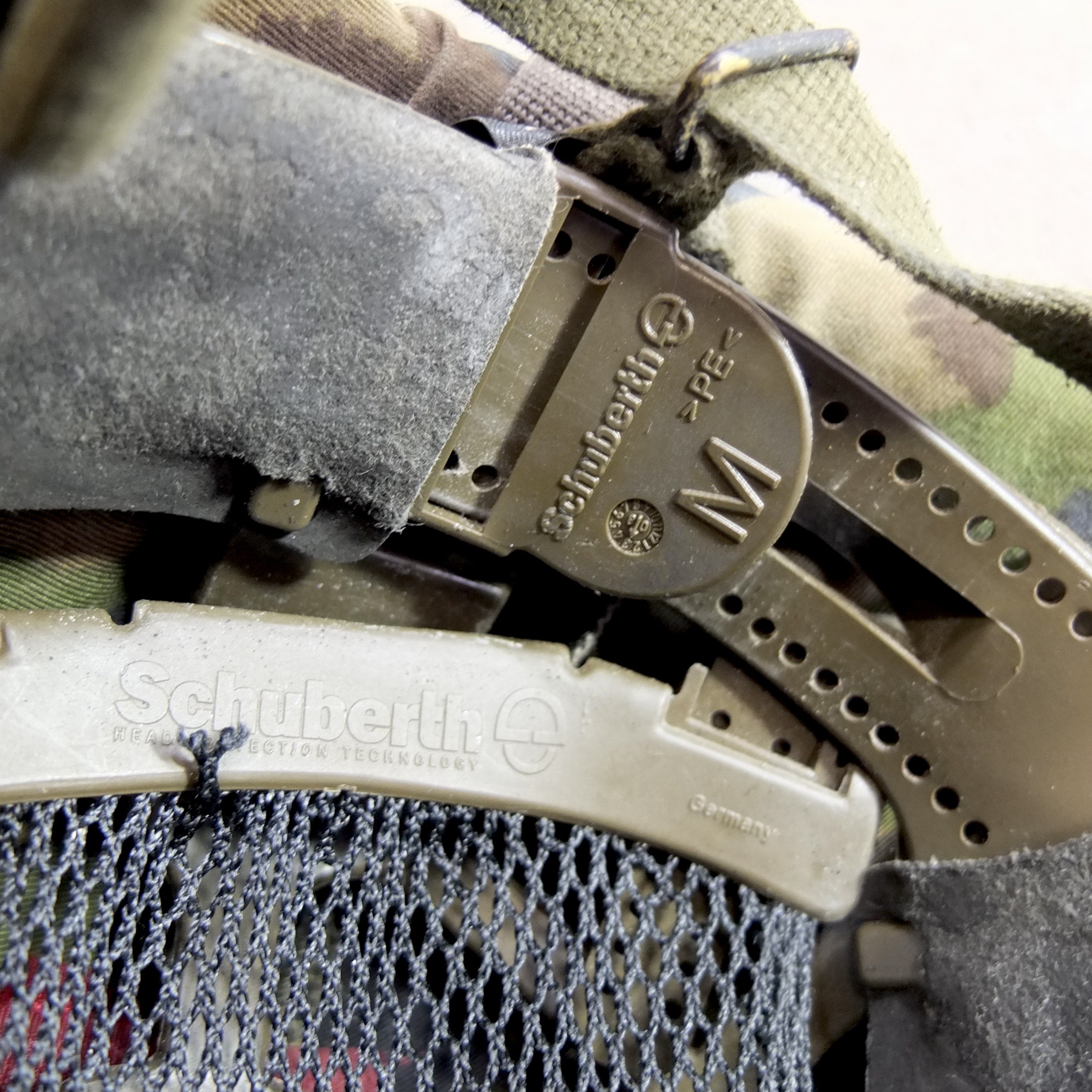 swiss-army-schuberth-kevlar-helmet-08 Swiss army Schuberth Kevlar helmet