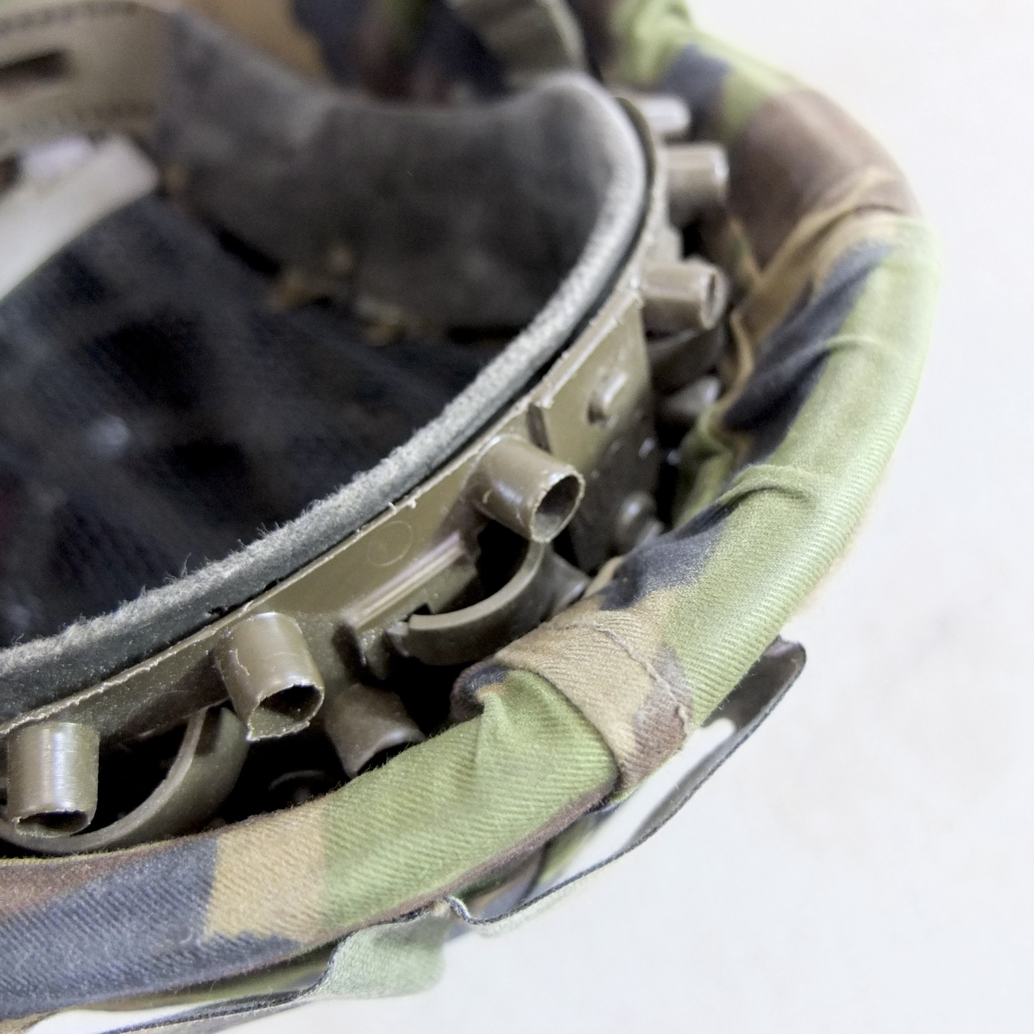 swiss-army-schuberth-kevlar-helmet-09 Swiss army Schuberth Kevlar helmet