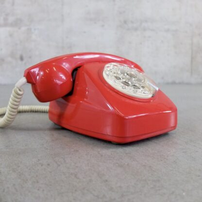 Téléphone rouge vintage 1970