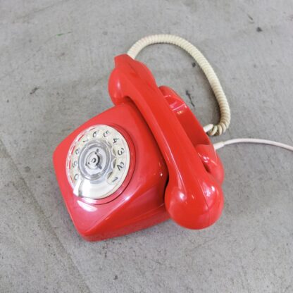 Téléphone rouge vintage 1970