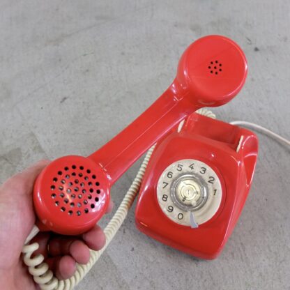 Téléphone rouge vintage 1970