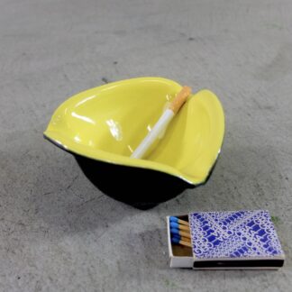 Mid-century Aschenbecher emailliertes Gusseisen