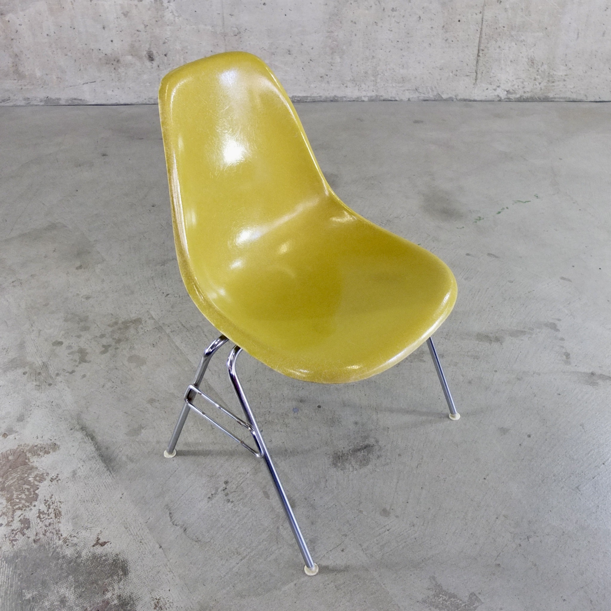 Eames Fiberglass Side Chair 1960er