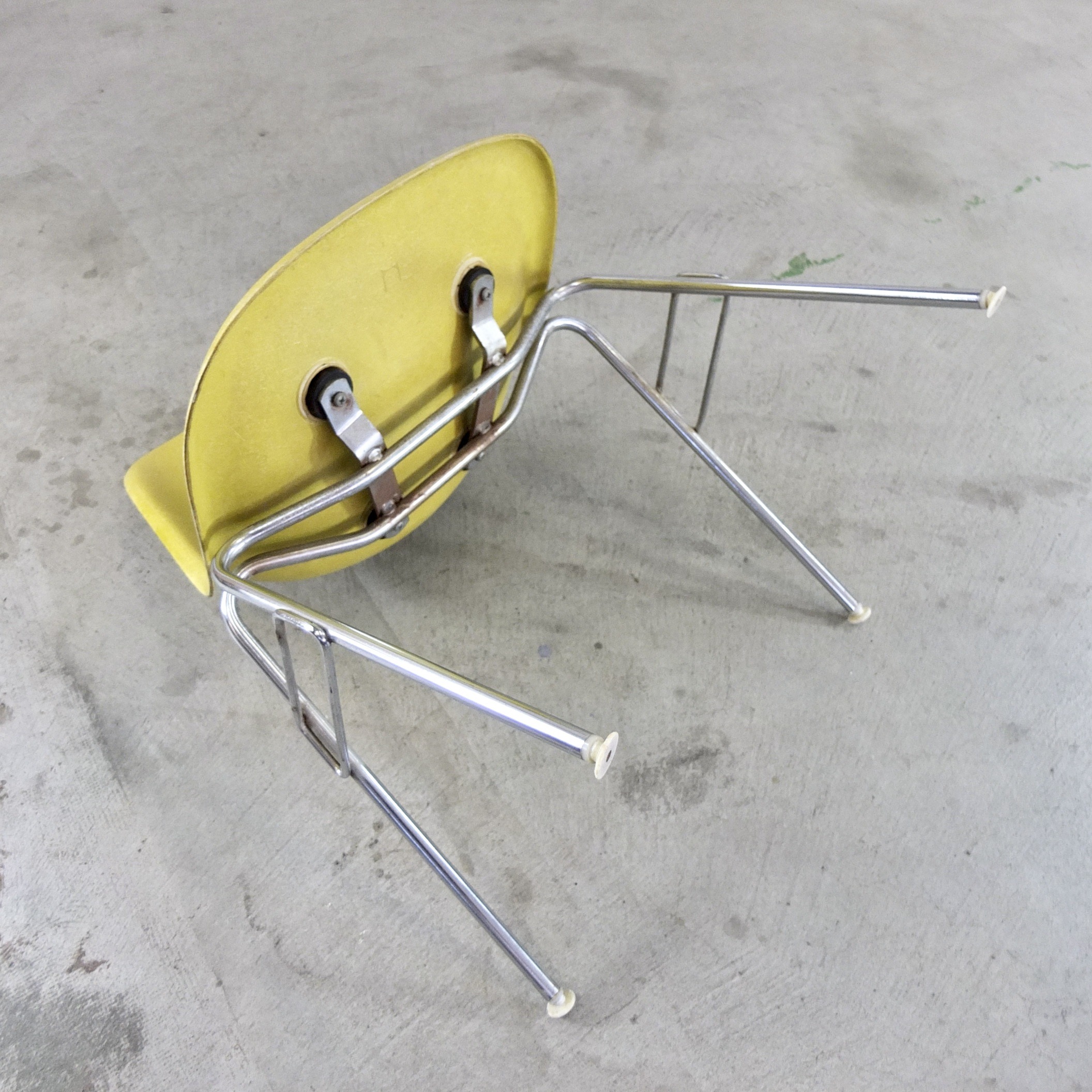 Eames Fiberglass Side Chair 1960er